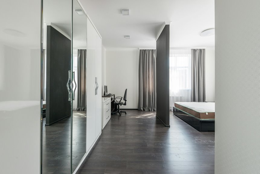 split bedroom floor plan featuring separated master suite